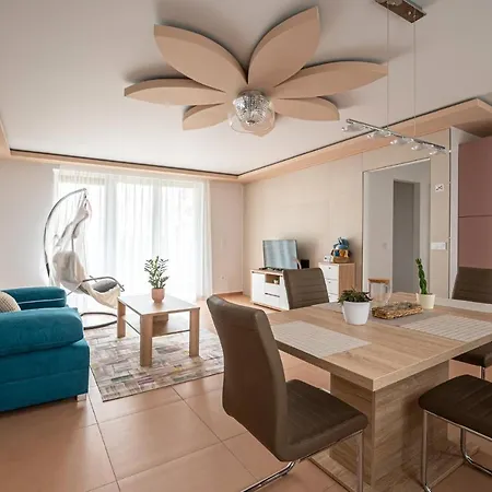 Apartment Roze Blue Design